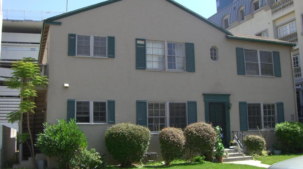 9842 Vidor Dr in Los Angeles, CA - Foto de edificio