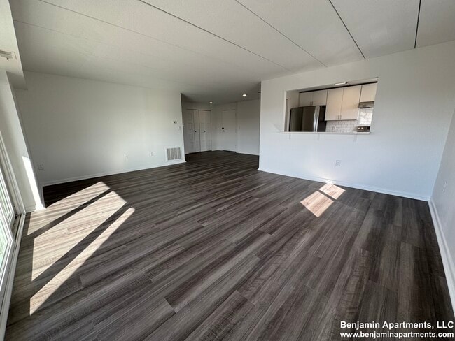 51 Hill Rd, Unit 407 in Belmont, MA - Foto de edificio - Building Photo