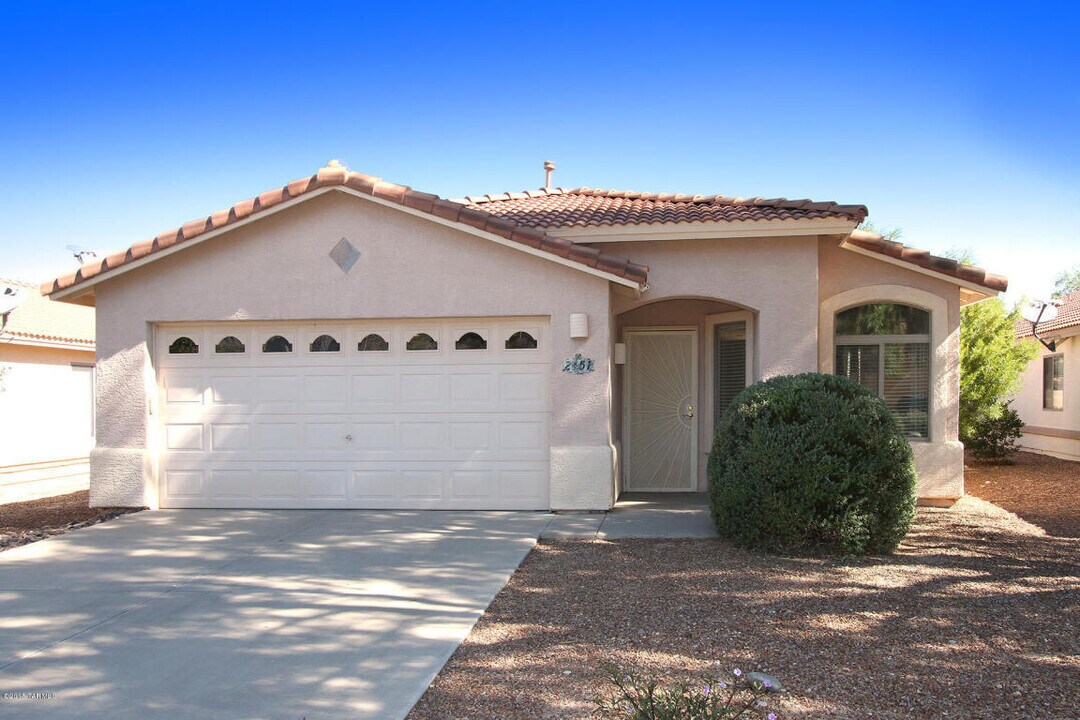 2451 E Stone Stable Dr in Tucson, AZ - Building Photo