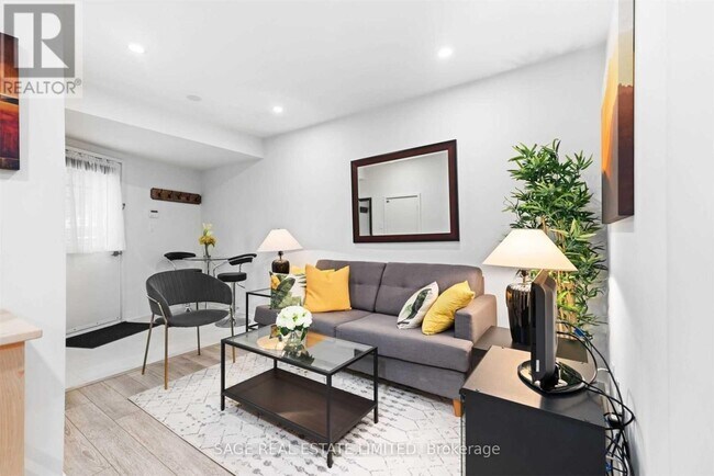 492 King St E in Toronto, ON - Building Photo - Building Photo