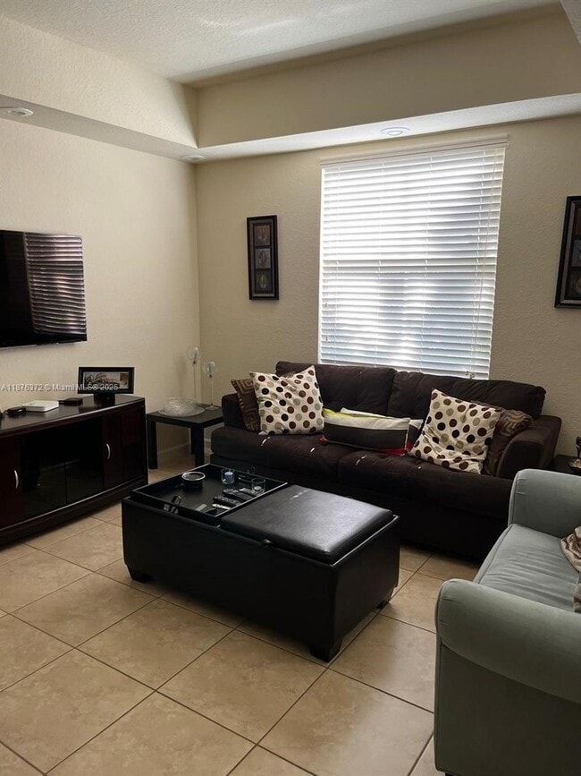 11401 NW 89th St in Doral, FL - Building Photo - Building Photo