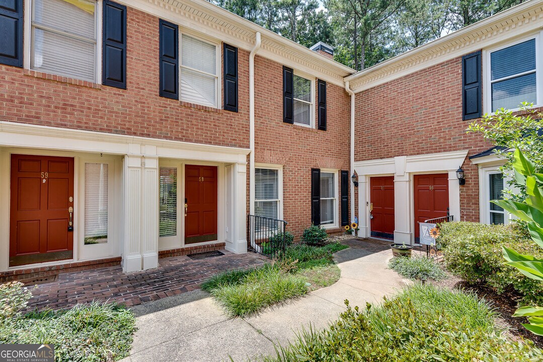 58 Mt Vernon Cir in Dunwoody, GA - Building Photo