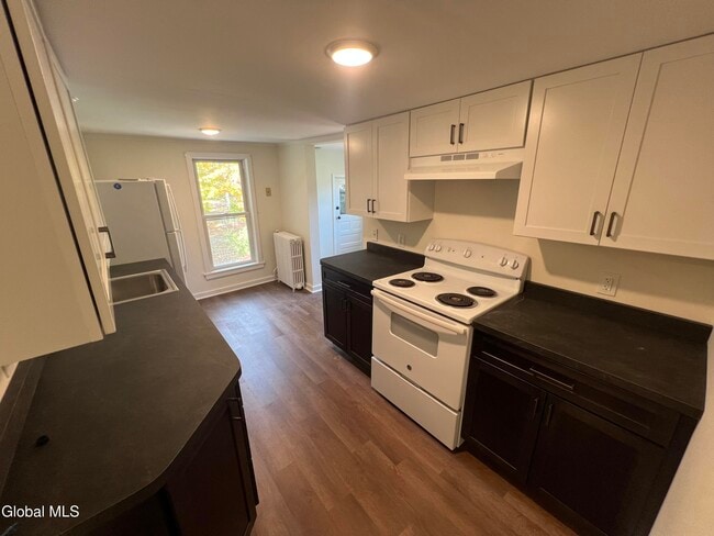 27 Lewis St in Ballston Spa, NY - Building Photo - Building Photo