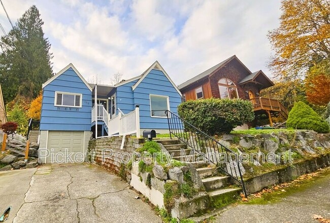 139 S Lafayette Ave in Bremerton, WA - Building Photo - Building Photo