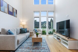 129 11th Ave E in Seattle, WA - Building Photo