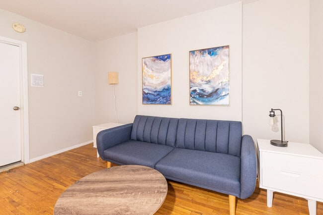 319 W 56th St
