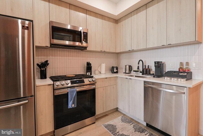 property at 1806 I St NE