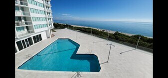 7135 Collins Ave, Unit 514 in Miami, FL - Building Photo