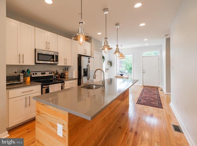 2029 E Huntingdon St in Philadelphia, PA - Building Photo - Building Photo