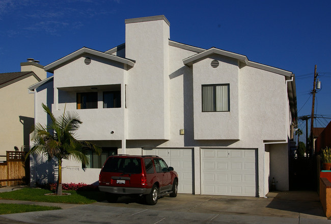 4657 Iowa St in San Diego, CA - Building Photo - Building Photo