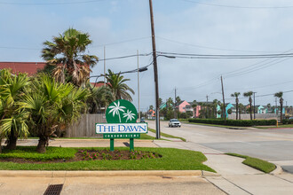 Dawn Beach Condominiums in Galveston, TX - Building Photo - Building Photo