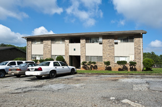 Waverly Place Apartments in Clarkston, GA - Foto de edificio - Building Photo