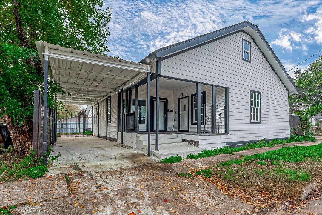 7422 Avenue I in Houston, TX - Building Photo