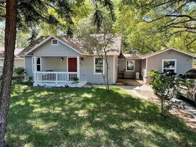 2007 E Henry Ave in Tampa, FL - Building Photo