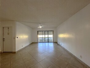 723 Sunny Pine Way in Greenacres, FL - Building Photo - Building Photo
