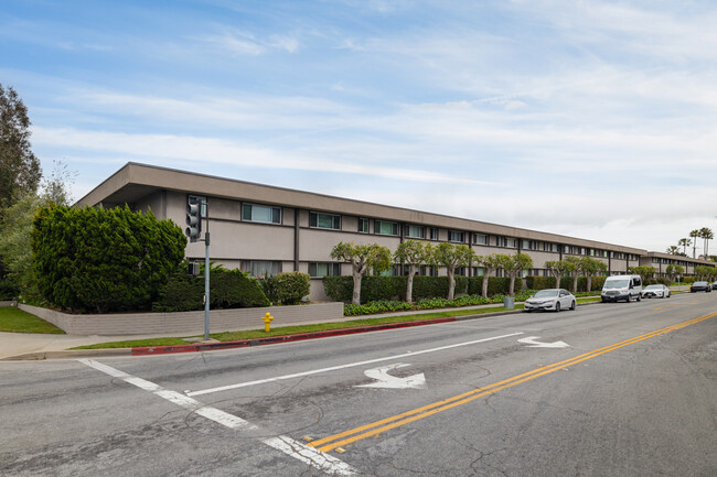 Merit Carson in Torrance, CA - Building Photo - Building Photo