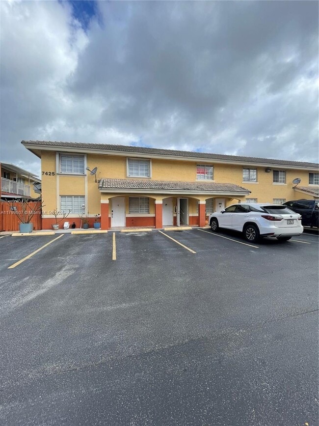 7425 W 22nd Ave in Hialeah, FL - Building Photo - Building Photo