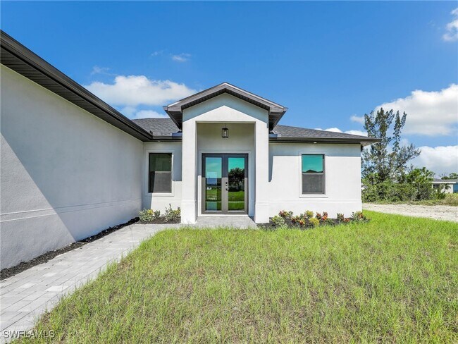 2140 NW 23rd Ave in Cape Coral, FL - Building Photo - Building Photo