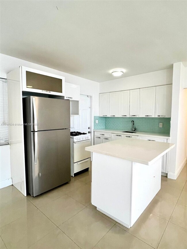 2031 Jackson St in Hollywood, FL - Building Photo - Building Photo