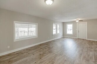 712 2nd Way in Pleasant Grove, AL - Foto de edificio - Building Photo