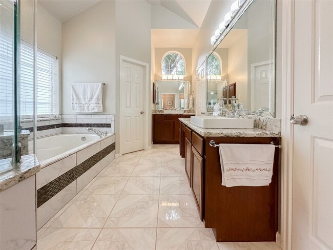 property at 9402 Brentwood Lakes Cir