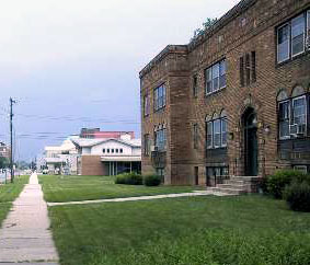 400 N 2nd St E in Newton, IA - Building Photo