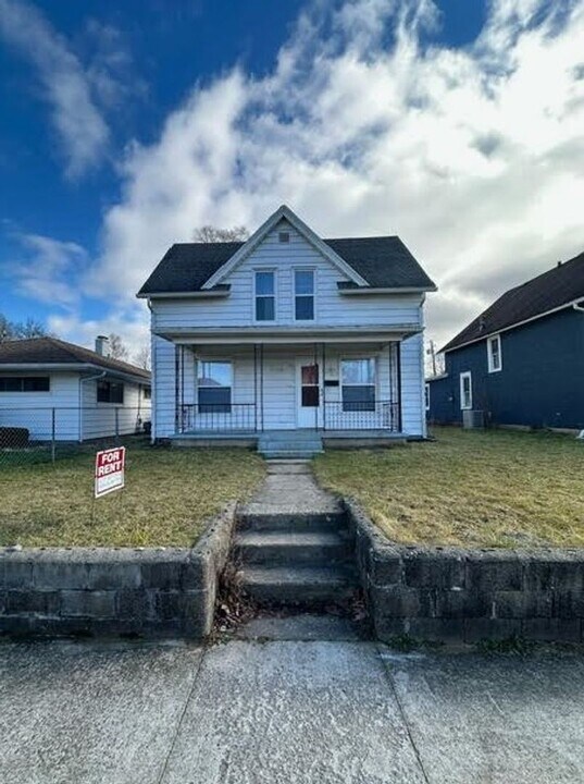 806 S 25th St in South Bend, IN - Building Photo