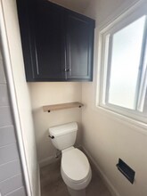 708 Burke Ave in Modesto, CA - Foto de edificio - Building Photo