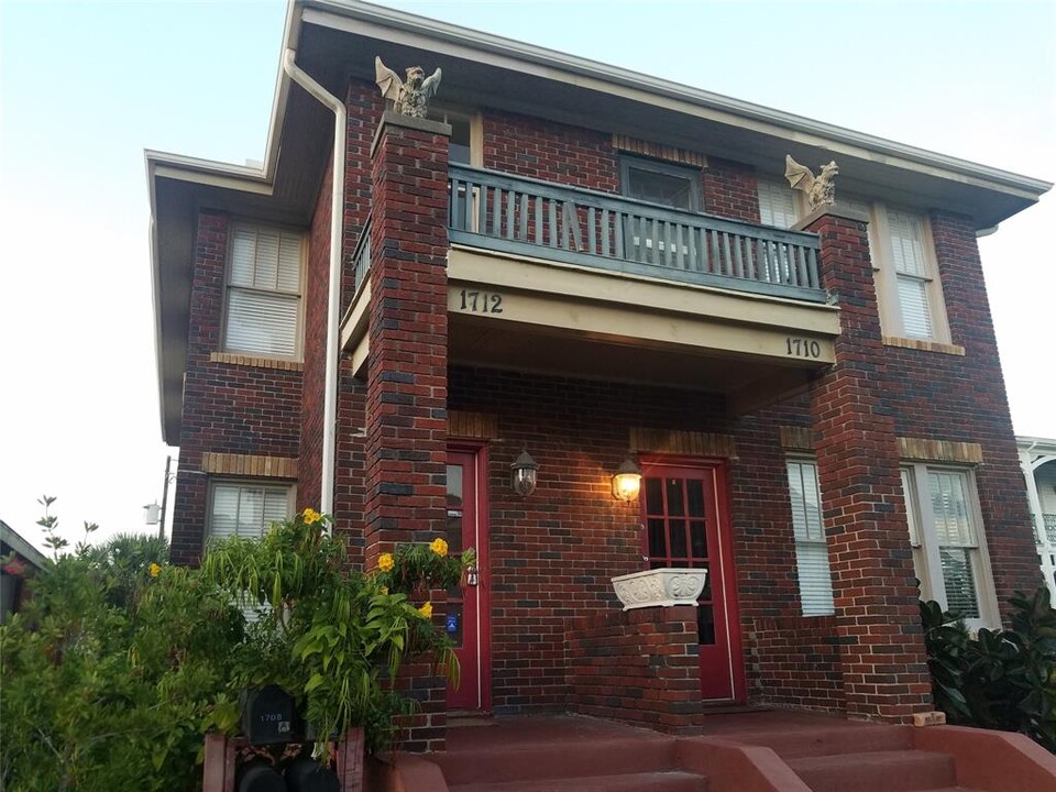 1712 Market St in Galveston, TX - Building Photo