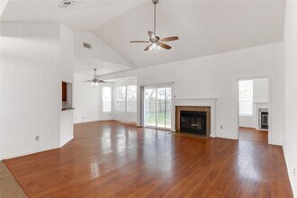 12606 Hunters Chase Dr in Austin, TX - Building Photo - Building Photo