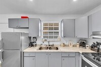 228 NW 9th Ave photo'