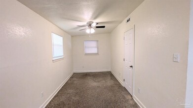 2120 Curry Cir in Pensacola, FL - Building Photo - Building Photo