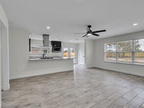 4835 County Rd 380 in Rosharon, TX - Building Photo - Building Photo