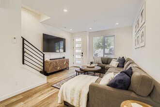 4205 SW Raymond St in Seattle, WA - Building Photo - Building Photo