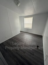 5617 County Rd 915 in Joshua, TX - Building Photo - Building Photo