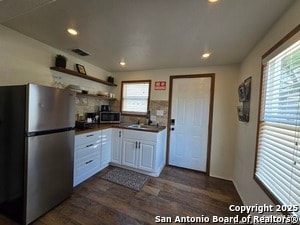 property at 1106 Mission Rd