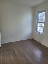 83 Southview St, Unit Third floor in Waterbury, CT - Foto de edificio - Building Photo