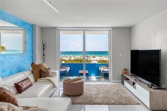 465 Ocean Dr in Miami Beach, FL - Building Photo - Building Photo