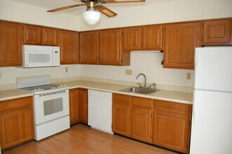 380 Hitchcock Rd in Waterbury, CT - Building Photo - Building Photo