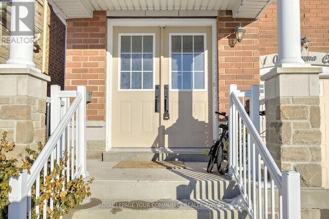 110 Chayna Crescent in Vaughan, ON - Building Photo - Building Photo