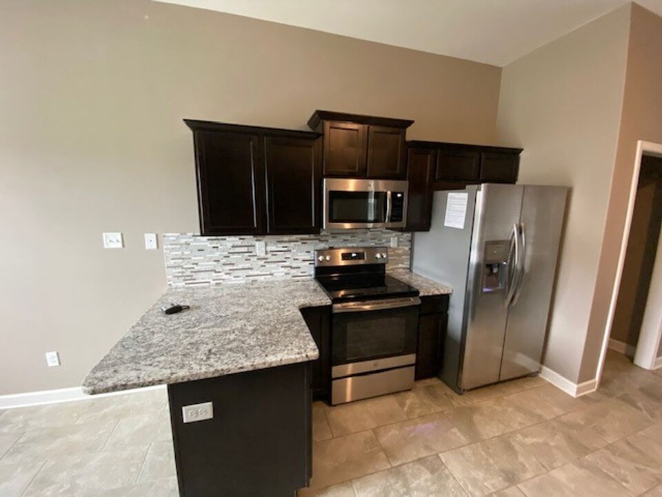 8859 Glen Crossing-Unit -1 in Olive Branch, MS - Building Photo