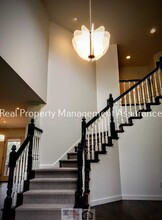 2700 NW Linmere Dr in Portland, OR - Building Photo - Building Photo