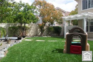 47 Foxtail Ln in Rancho Santa Margarita, CA - Foto de edificio - Building Photo