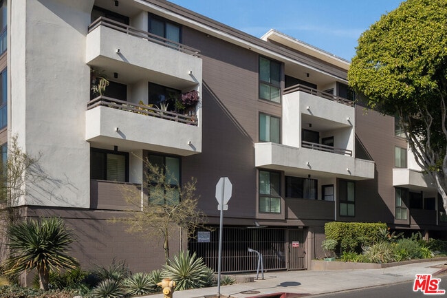 property at 911 Kings Rd