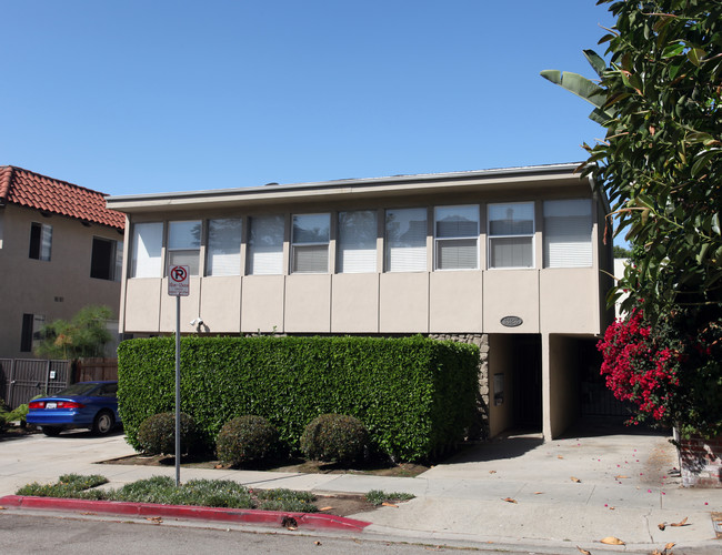 1323 Barry Ave in Los Angeles, CA - Building Photo - Building Photo