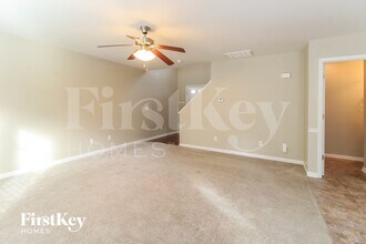 4640 Midstream Crossing Dr in Clemmons, NC - Foto de edificio - Building Photo