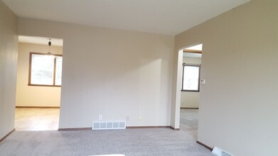 3718 Convair Ln in Cedar Falls, IA - Building Photo - Building Photo