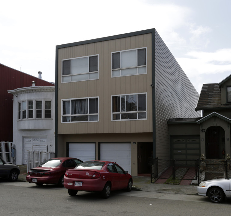 945 Ocean Ave in San Francisco, CA - Building Photo