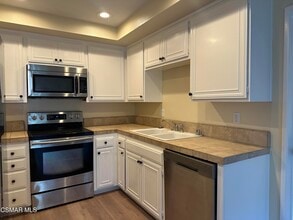 3719 Summershore Ln in Westlake Village, CA - Building Photo - Building Photo