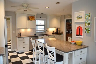 7002 Hubbard Ave in Middleton, WI - Building Photo - Building Photo